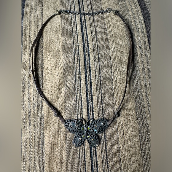 Vintage Butterfly Choker - Picture 4 of 7